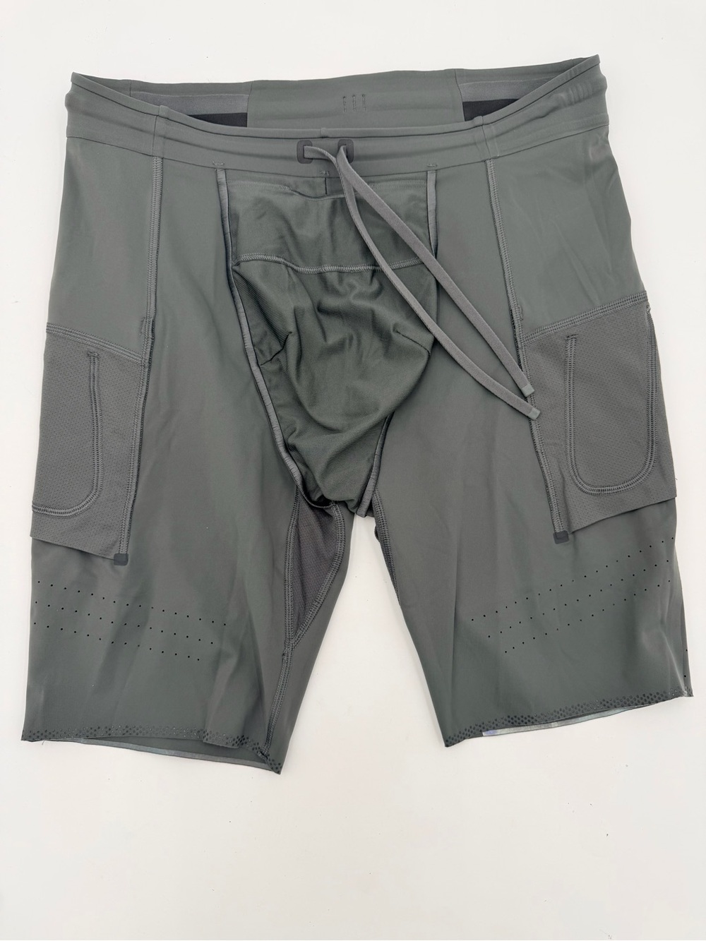 lululemon Men’s Fast and Free Lined Short 6” size medium - Picture 7 of 7